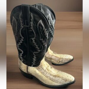 Men’s LAREDO genuine, python, snake skin, cowboy boots, size 8 1/2 D